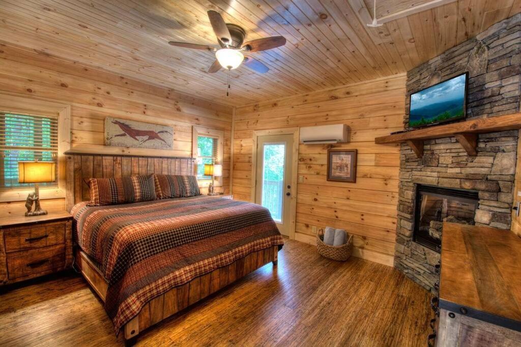 Honeymoon Getaway In Woods Near Noc And Smoky Mtn Rr Villa Bryson City Exterior photo
